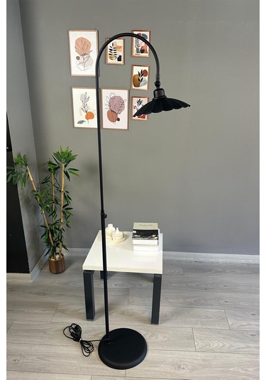 Siyah Lambader Modern Dekoratif Metal Oturma Odası Çalışma Odası Zemin Lambası 6977 Siyah