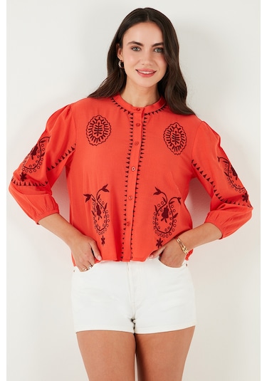 Lela Nakış Işlemeli Truvakar Kol Hakim Yaka Pamuklu Şile Bezi Bayan Gömlek 611Bz0044 Mercan