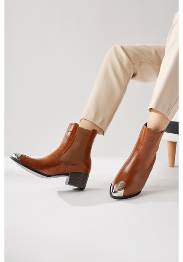 Heda Taba Kırışık Rugan Sivri Burunlu Metal Detaylı Bot 001