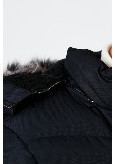 Buratti Slim Fit Suni Kürklü Peluş Astarlı Çıkarılabilir Kapüşonlu Şişme Erkek Mont 5761080 B Lacivert Buratti Slim Fit Suni Kürklü Peluş Astarlı Çıkarılabilir Kapüşonlu Şişme Erkek Mont 5761080 B Lacivert