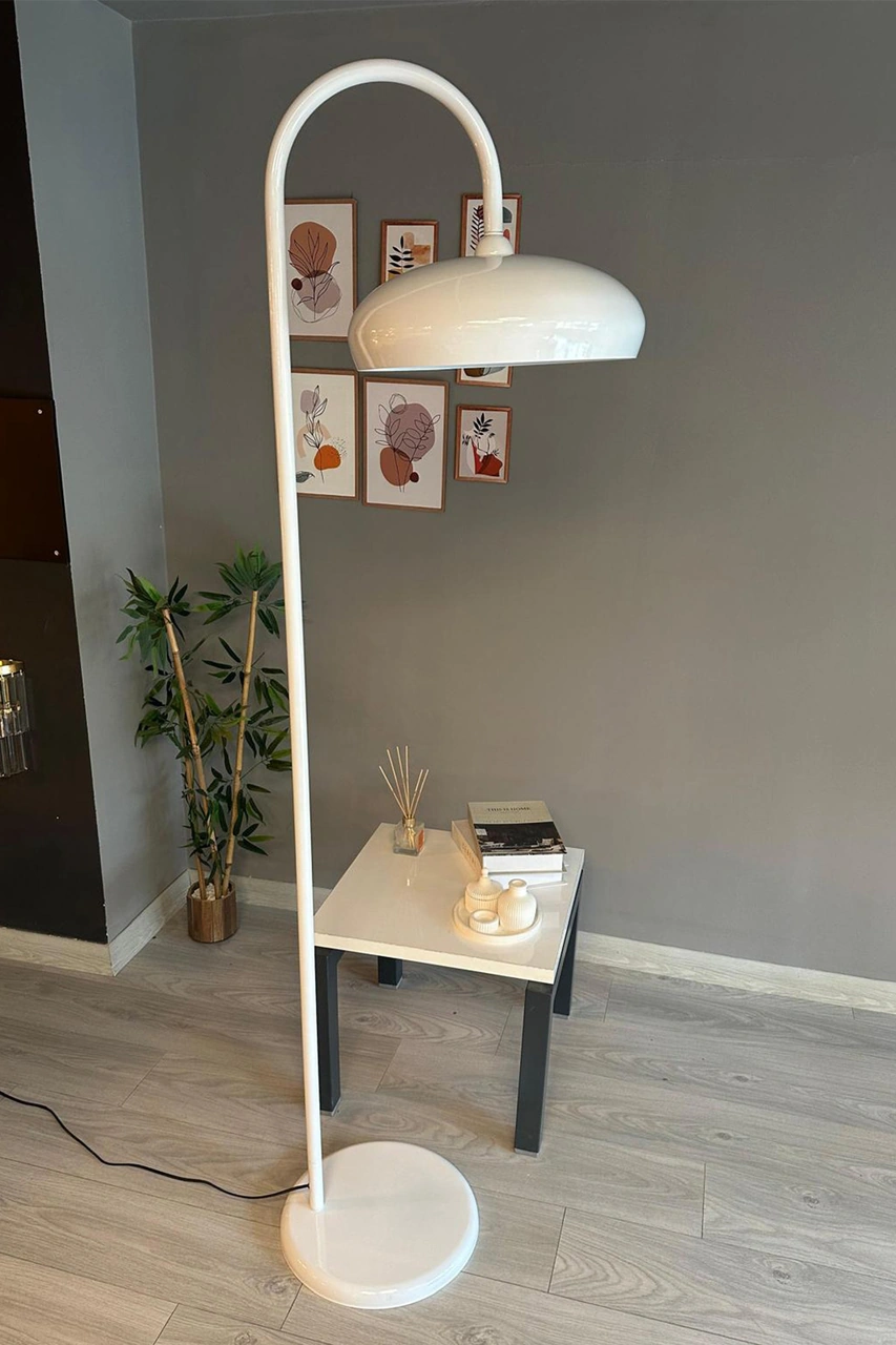 Beyaz Lambader Modern Dekoratif Metal Oturma Odası Çalışma Odası Zemin Lambası Beyaz