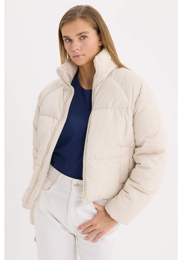 DeFacto Regular Fit Şişme Mont Fermuarlı Cepli E7385AX24WNBG418 Bej DeFacto Regular Fit Şişme Mont Fermuarlı Cepli E7385AX24WNBG418 Bej