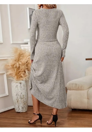 Kadın Uzun Kollu Önden Düğmeli Bluz Ve Yüksek Bel A Kesim Uzun Etek Şardonlu Kaşkorse Ikili Takım Gri Kadın Uzun Kollu Önden Düğmeli Bluz Ve Yüksek Bel A Kesim Uzun Etek Şardonlu Kaşkorse Ikili Takım Gri