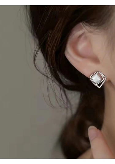 925 Ayar Gümüş Kristal Taşlı Geometrik Kare Küpe Gümüş