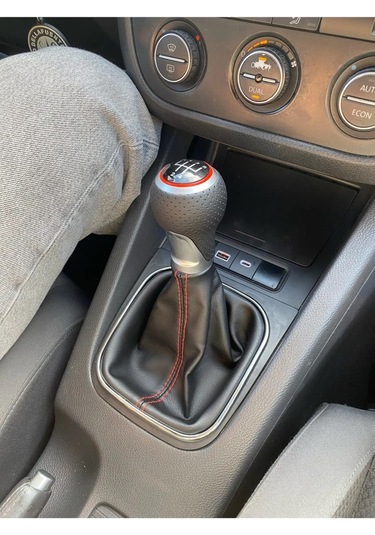 Jetta Mk6 Kırmızı Dikişli 5 İleri Vites Topuzu