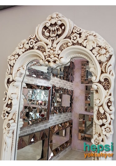 Klasik Model Eskitme Beyaz Renk Varaklı Boy Aynası