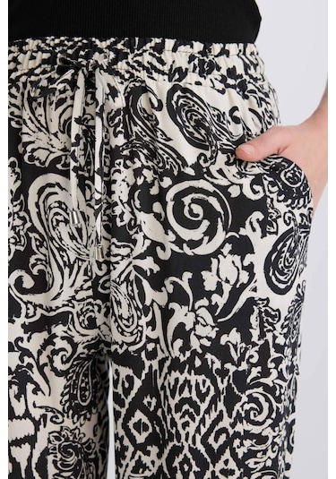 DeFacto Harem Desenli Viskon Pantolon Cepli Esnek Belli Yüksek Bel I3709AZ25SMBK27 DeFacto Harem Desenli Viskon Pantolon Cepli Esnek Belli Yüksek Bel I3709AZ25SMBK27