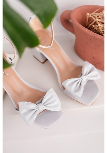 Topuklu Büyük Numara Bayan Saten Fiyonklu Tek Bant Ayakkabı Gümüş