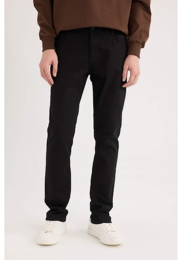 DeFacto Pedro Slim Fit Solmayan Renk Dar Kalıp Normal Bel Dar Paça Siyah Jean Pantolon S2711AZ25SPNM40
