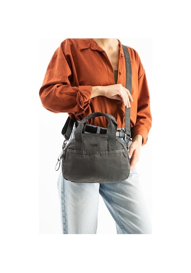 Kadın Omuz Çantası Elde Tutmalı Çapraz Askılı Postacı Bayan Çantası 20 27 Cm Astarlı Hafif Kumaş Gri