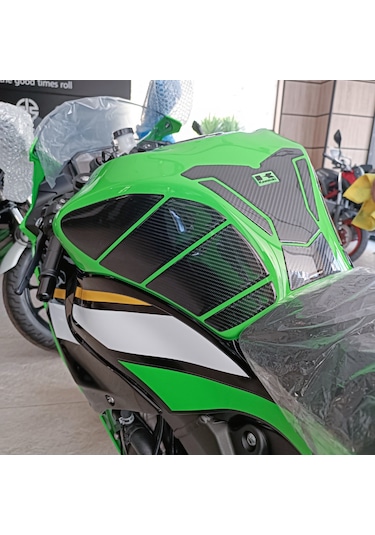 Kawasaki Zx-6r 2025 İle Uyumlu Kaydırmaz 6d Karbon 16 Parça Tank Pad Seti Gc67 Yeşil Motor KARBON