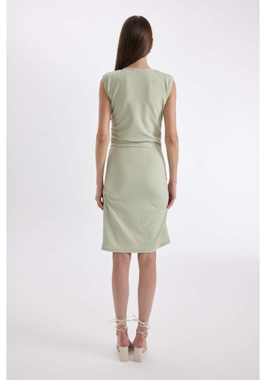 DeFacto Bodycon Vücuda Oturan Drapeli Krep Kolsuz Mini Abiye Elbise D3770AX24AUKH494 DeFacto Bodycon Vücuda Oturan Drapeli Krep Kolsuz Mini Abiye Elbise D3770AX24AUKH494