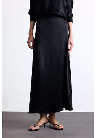Defacto Yüksek Belli Saten Dantel Detaylı Midi Etek F8040ax25smbk81 Siyah Defacto Yüksek Belli Saten Dantel Detaylı Midi Etek F8040ax25smbk81 Siyah