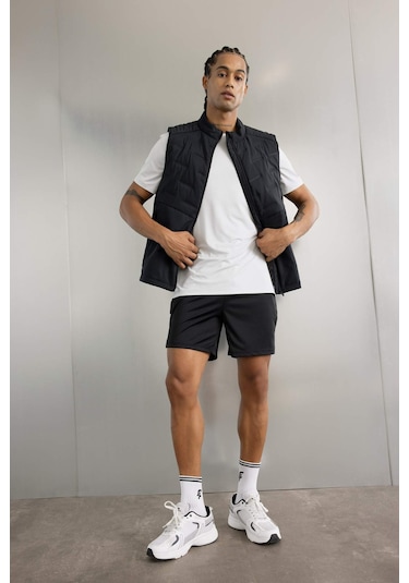 DeFactoFit Standart Fit Normal Kesim Sporcu Kısa Paça Şort C9176AX24AUBK81 Siyah