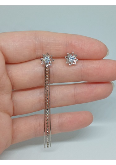 925 Ayar Gümüş Taşlı Çiçek Figürlü Asimetrik Çivi Model Küpe Modern Ve Zarif Tasarım Gümüş