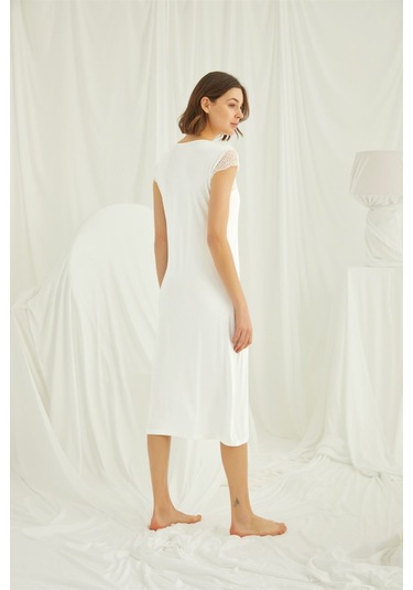 Monamise Kadın Kolu Omzu ve Yakası Dantelli Önü Düğmeli Gecelik 18455 Ekru