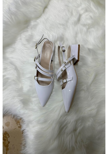 Günlük Kadın Rugan Sivri Burunlu Ayarlanabilir Kemerli Baretli Kısa Blok Topuklu Ayakkabı 455 - 54 Beyaz