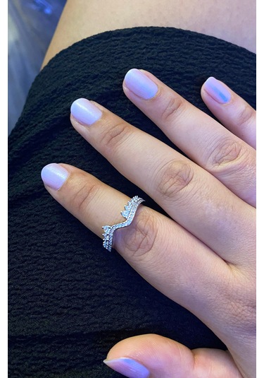 Kadın Sıralı Taş Detay Tasarım Model Taşlı Gümüş Yüzük