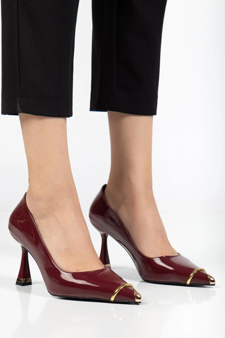 Suins Clove Model Kadın Topuklu Burnu Metal Detaylı Stiletto Ayakkabı Bordo