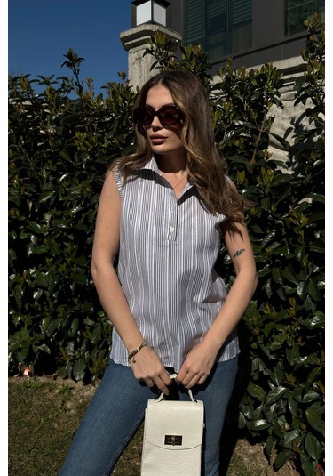 Kadın Laci Çizgili, Dokulu Yazlık Kumaş, Yarım Patlı, Sıfır Kollu Bluz Lacivert