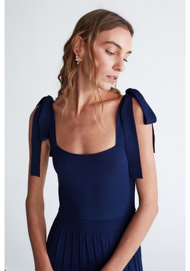 Styleboom X Peraluna Kelly Dress Askılı Bağlama Detaylı Rahat Kesim Midi Boy Yazlık Kadın Triko Elbise Lacivert