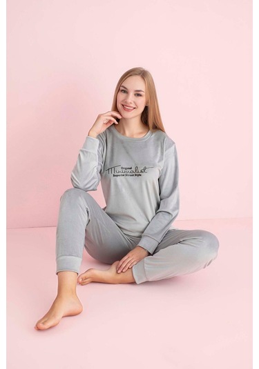 Pijamerry Kadın Kışlık Bisiklet Yaka Kadife Pijama Takımı 3023g - 1 Adet Gümüş Pijamerry Kadın Kışlık Bisiklet Yaka Kadife Pijama Takımı 3023g - 1 Adet Gümüş