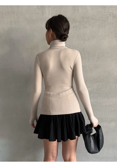 Kadın Parmak Detaylı Balıkçı Yaka Soft Bluz Bej