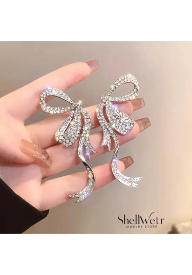 Aisha Gümüş Çivili Alerji Yapmayan Fiyonk Küpe Sevgiliye Ve Annenize Verilecek Hediye Gümüş Aisha Gümüş Çivili Alerji Yapmayan Fiyonk Küpe Sevgiliye Ve Annenize Verilecek Hediye Gümüş