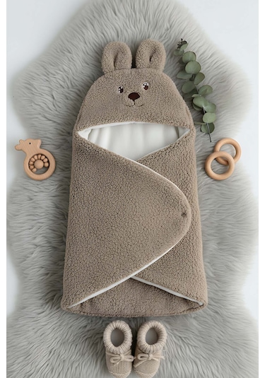 Tavşan Kulaklı Peluş Bebek Kundağı
