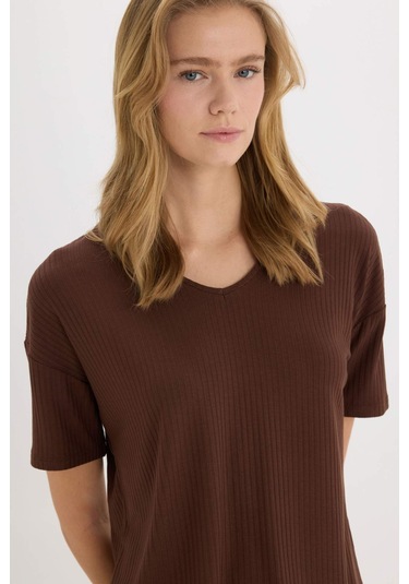 DeFacto Pijama Takımı Fitilli Kaşkorse Kısa Kollu Üst Esnek Belli Kapri Boy Alt-Fall in Love E0865AX25SPBN327