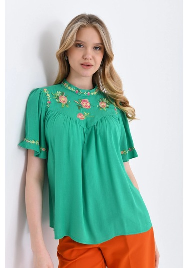 Kadın Yeşil Bisiklet Yaka Nakış Detay Mendil Kol Salaş Bluz Yeşil