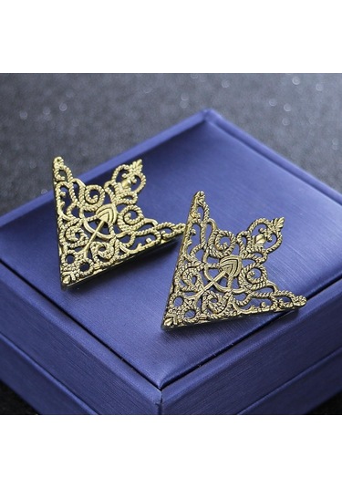 Bronz Broş Vintage Üçgen Gömlek Yaka Pin Içi Boş Metal Iğne Broş Kadın Erkek Yaka Pin Elbise Dekor Bronz