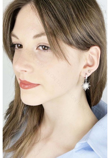 Zirkon Taşlı, Güneş Figürlü Paslanmaz Çelik Küpe 641, Gümüş Renk Gümüş