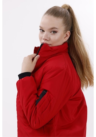 Kadın Astarlı Dik Yaka Mevsimlik Su Ve Rüzgar Geçirmez Mont Kırmızı