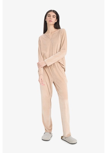 Defacto Pijama Takımı Regular Fit Uzun Kollu Velur Üst Uzun Alt-fall İn Love A3356ax25aubg400 Bej