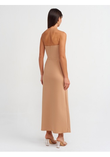 Dilvin Yırtmaç Detaylı Straplez Elbise Bej