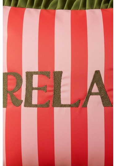 Relax Nakışlı Dekoratif Kırlent Kılıfı Pembe
