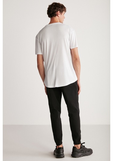 Jakob Erkek Dokuma Yıkamalı 4 Cepli Kalın Dokulu Paçası Lastikli Siyah Pantolon Jakob Erkek Dokuma Yıkamalı 4 Cepli Kalın Dokulu Paçası Lastikli Siyah Pantolon