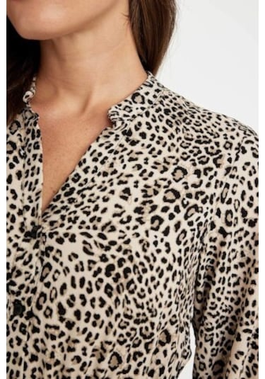 Defacto Apaş Yaka Leopar Desenli Düğmeli Uzun Kollu Viskon Kemerli Maxi Elbise D1070AX24AUER37 Defacto Apaş Yaka Leopar Desenli Düğmeli Uzun Kollu Viskon Kemerli Maxi Elbise D1070AX24AUER37