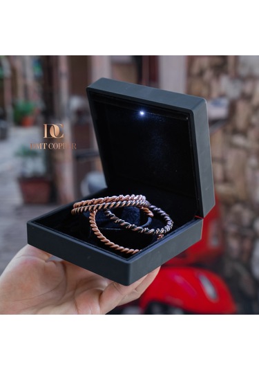 El Yapımı Şık Tasarım Kalın Dövülmüş Saf Bakır Bilezik Bakır Takı Bilekliği Işıklı Kutulu 4 Lü Set Bakır