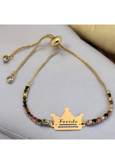 Feride İsmine Özel Taç Motifli 14 Ayar Altın Plakalı Renkli Taş Desenli Hediye Bileklik-489isim Feride
