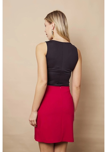 Kadın Arkadan Fermuarlı Düğme Detaylı Hafif Likralı Kumaş Diz Üstü Kalem Etek-bordo Bordo