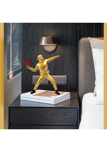 CajuArt Altın Renk Banksy Çiçek Atan Adam Modern Biblo Ev Dekoru