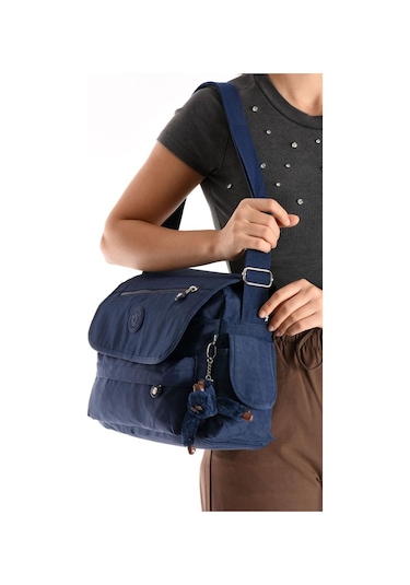 Postacı Okul Çantası Çapraz Askılı Büyük Boy 33 27 Cm Askı Uzunluğu 130 Cm Çok Cepli Kapaklı Omuz Lacivert