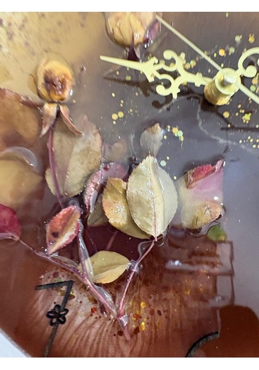 Pelince - Beyaz Gül - Koyu Kahverengi - Epoksi Duvar Saati Özel Tasarım - Tek Üretim - 30 Cm Siyah