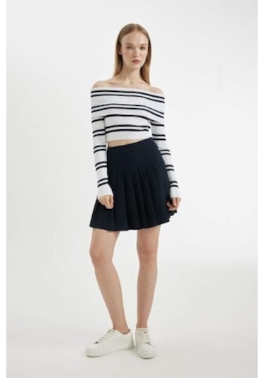 Defacto Coool Pilise Yüksek Bel Basic Düz Gizli Fermuarlı Lacivert Mini Etek D4492AX24AUNV82 Lacivert Defacto Coool Pilise Yüksek Bel Basic Düz Gizli Fermuarlı Lacivert Mini Etek D4492AX24AUNV82 Lacivert