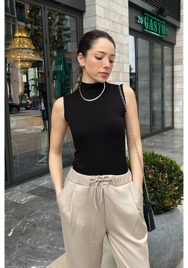 Kolsuz Dik Yaka Body