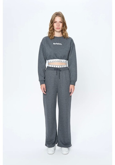 Beli Sayı Detaylı Crop Sweatshirt Antrasit Antrasit
