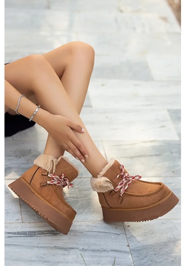 Bağcıklı Kalın Tabanlı Katlanır Yaka Kürklü Kadın Bot Taba