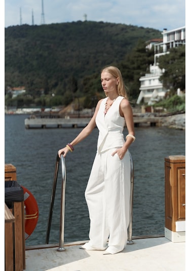 Nagmetah Sırt Pencereli Ekru Yelek Pantolon Takım Ekru